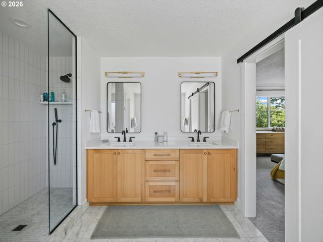 1547 PINE St, Lake Oswego, OR 97034