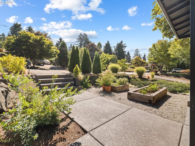 1547 PINE St, Lake Oswego, OR 97034
