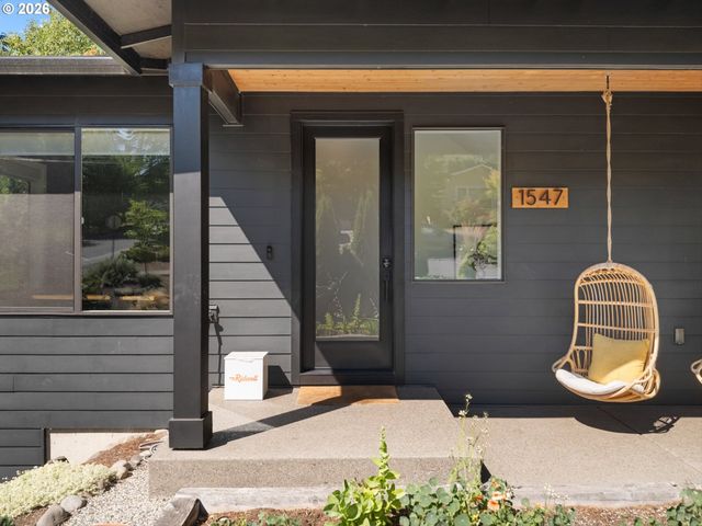 1547 PINE St, Lake Oswego, OR 97034