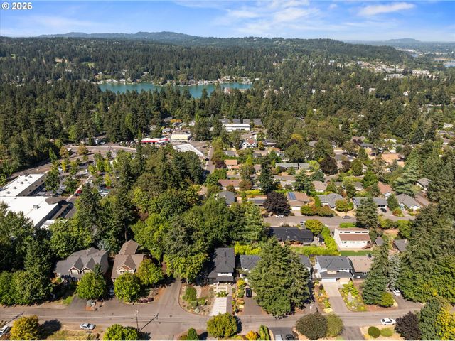 1547 PINE St, Lake Oswego, OR 97034
