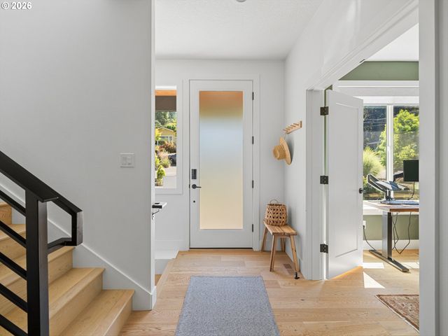1547 PINE St, Lake Oswego, OR 97034