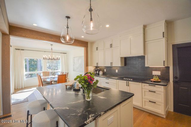 75 Pinewild Drive, Pinehurst, NC 28374