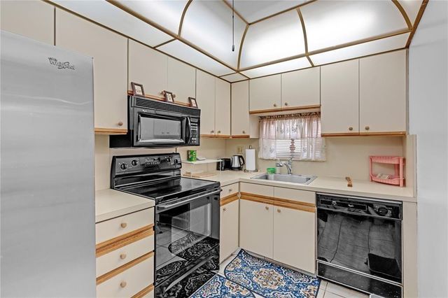 9800 N Hollybrook Lake Drive 202, Pembroke Pines, FL 33025