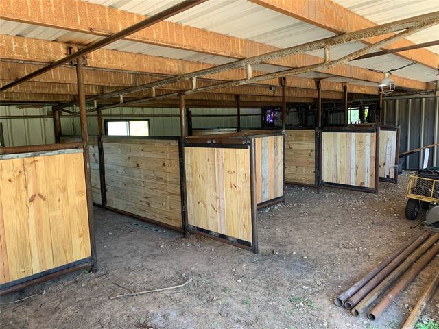 171 County Road 1160, Decatur, TX 76234