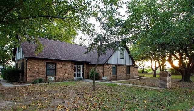 171 County Road 1160, Decatur, TX 76234