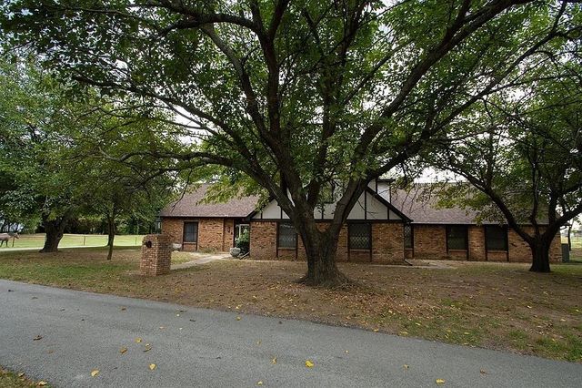 171 County Road 1160, Decatur, TX 76234