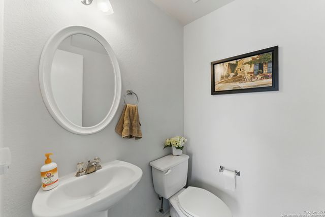 2602 Middleground, San Antonio, TX 78245