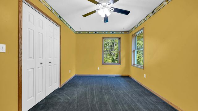 2713 61st Street Lane, Vinton, IA 52349