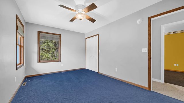 2713 61st Street Lane, Vinton, IA 52349