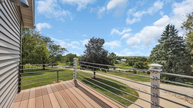 2713 61st Street Lane, Vinton, IA 52349