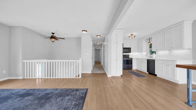 2713 61st Street Lane, Vinton, IA 52349