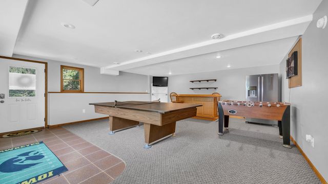 2713 61st Street Lane, Vinton, IA 52349