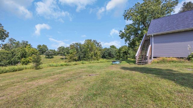 2713 61st Street Lane, Vinton, IA 52349