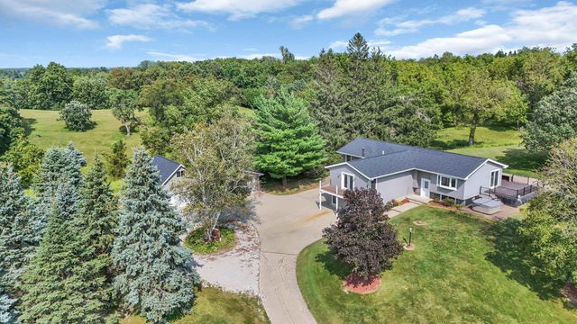 2713 61st Street Lane, Vinton, IA 52349