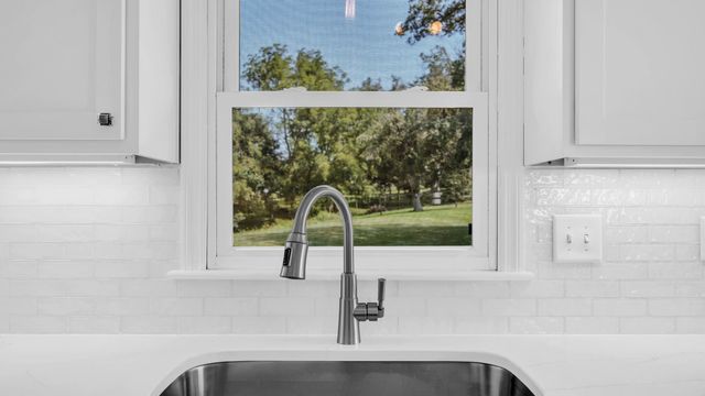 2713 61st Street Lane, Vinton, IA 52349