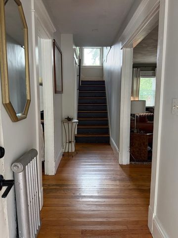 14 Castle St, Springfield, MA 01118
