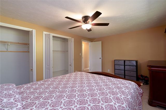 6650 Parkgate Oval, Seven Hills, OH 44131