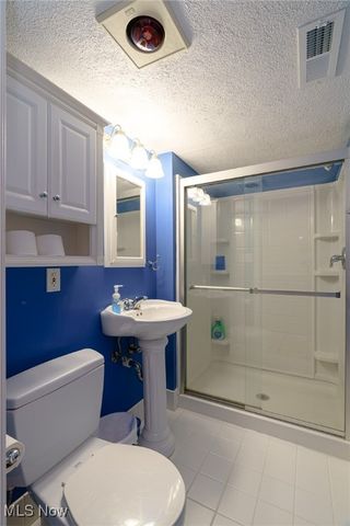 6650 Parkgate Oval, Seven Hills, OH 44131