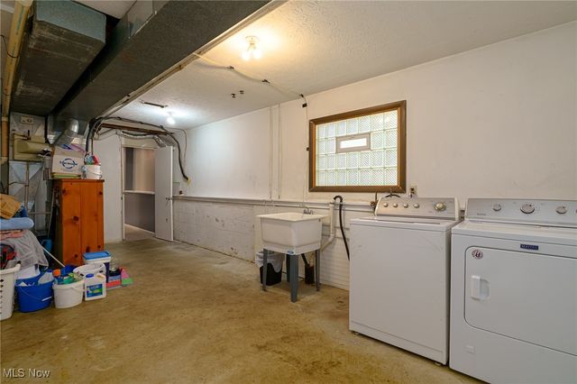 6650 Parkgate Oval, Seven Hills, OH 44131