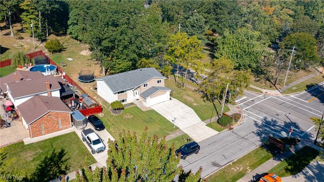 6650 Parkgate Oval, Seven Hills, OH 44131