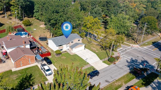 6650 Parkgate Oval, Seven Hills, OH 44131