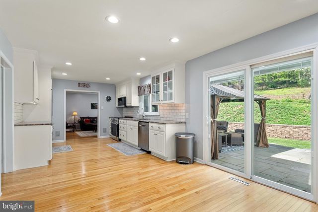 691 TWIN BRIDGE DR, Wayne, PA 19087