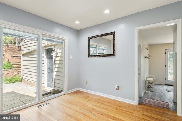 691 TWIN BRIDGE DR, Wayne, PA 19087