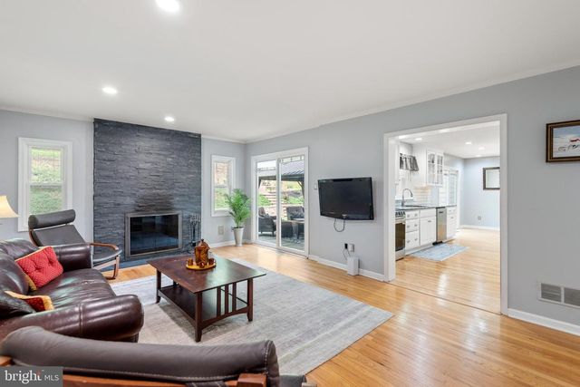 691 TWIN BRIDGE DR, Wayne, PA 19087