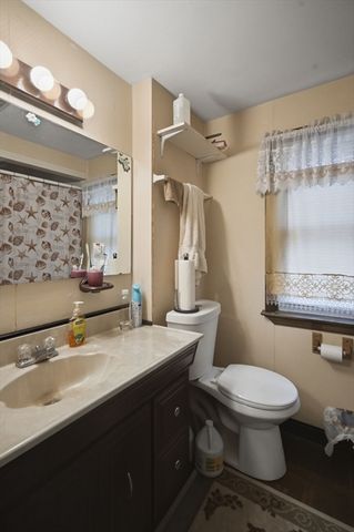 52 Haumont Ter, Springfield, MA 01104