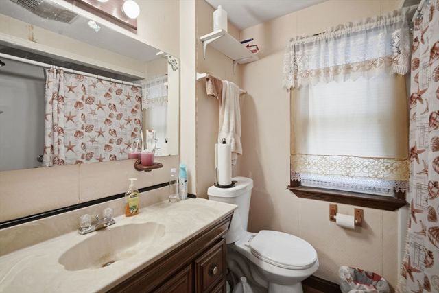 52 Haumont Ter, Springfield, MA 01104