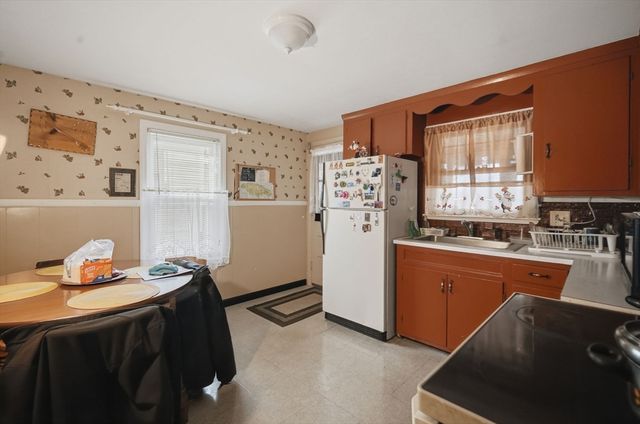 52 Haumont Ter, Springfield, MA 01104