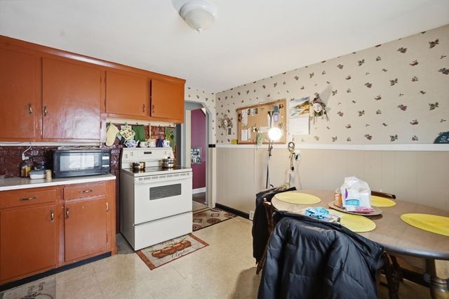 52 Haumont Ter, Springfield, MA 01104