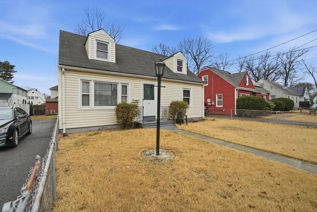52 Haumont Ter, Springfield, MA 01104