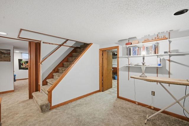52 Haumont Ter, Springfield, MA 01104