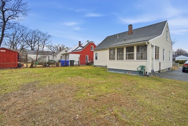 52 Haumont Ter, Springfield, MA 01104