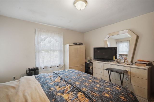 52 Haumont Ter, Springfield, MA 01104
