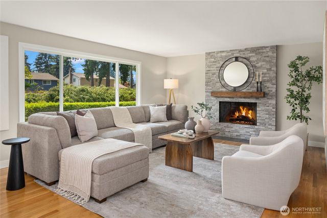 14821 127th Avenue NE, Woodinville, WA 98072