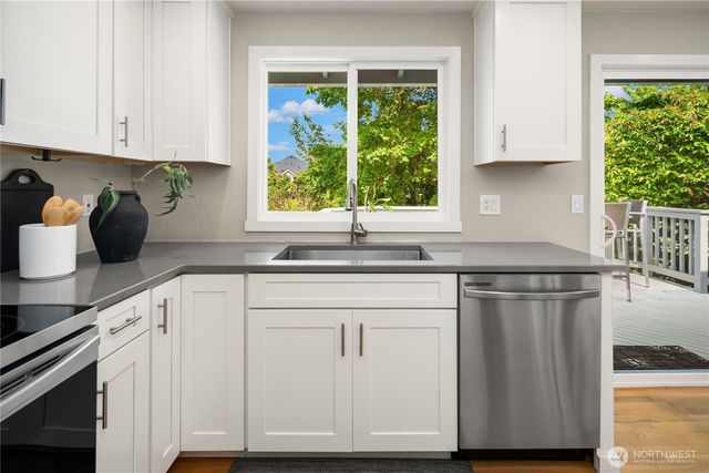 14821 127th Avenue NE, Woodinville, WA 98072