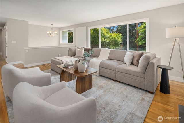 14821 127th Avenue NE, Woodinville, WA 98072