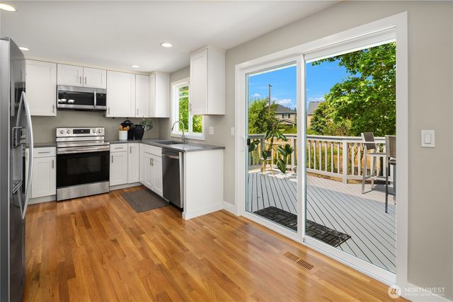 14821 127th Avenue NE, Woodinville, WA 98072