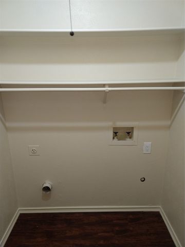 1929 Lost Creek Drive, Arlington, TX 76006