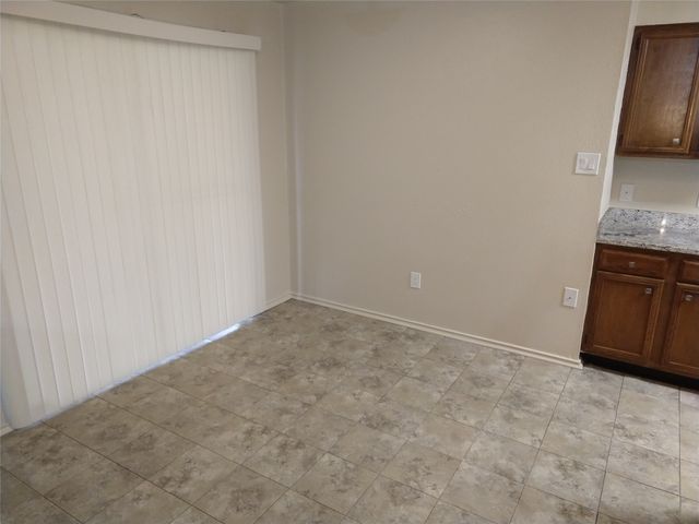 1929 Lost Creek Drive, Arlington, TX 76006