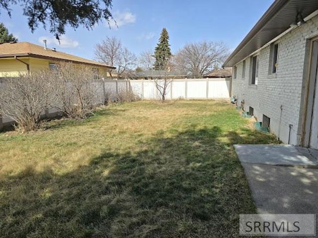 1530 June Avenue, Idaho Falls, ID 83404