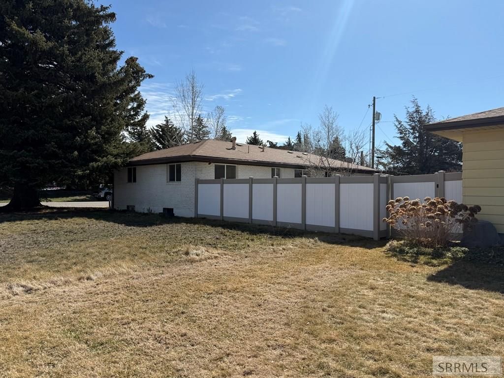 Image 32 of property listing at 1530 June Avenue, Idaho Falls, ID 83404