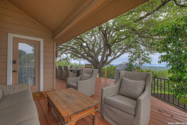 605 High Oaks, Canyon Lake, TX 78133