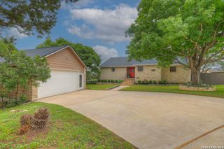 605 High Oaks, Canyon Lake, TX 78133