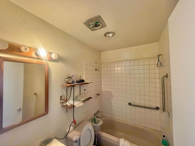 7781 Shrader Cir, Sacramento, CA 95832