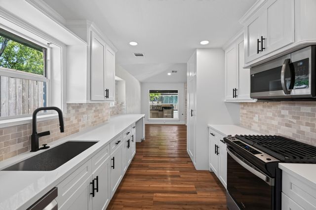 5302 Arbor Vitae Drive, Houston, TX 77092