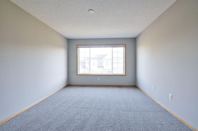 2315 Eagle Trace Lane, Woodbury, MN 55129