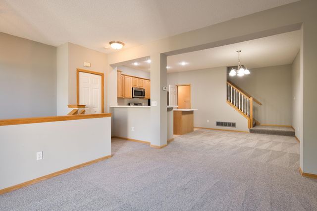 2315 Eagle Trace Lane, Woodbury, MN 55129